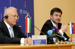 Ministři zahraničí Slovenska a Maďarska na nedávné schůce.